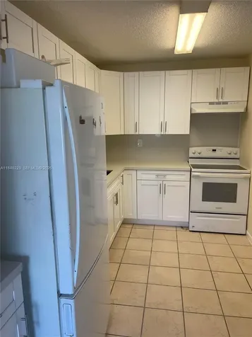 1325 W 68th Street Hialeah FL 33014