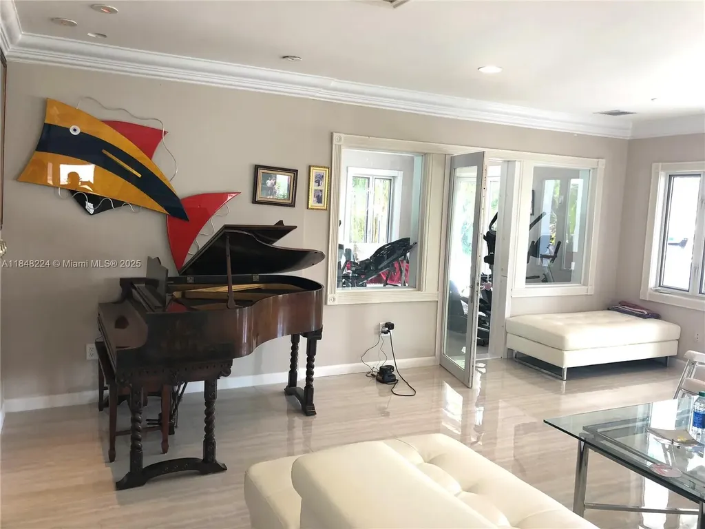 1524 Argyle Drive Fort Lauderdale FL 33312