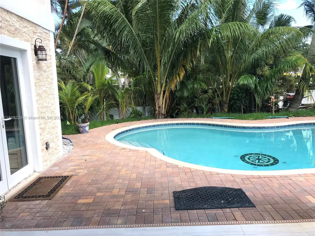 1524 Argyle Drive Fort Lauderdale FL 33312