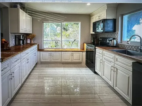 1524 Argyle Drive Fort Lauderdale FL 33312