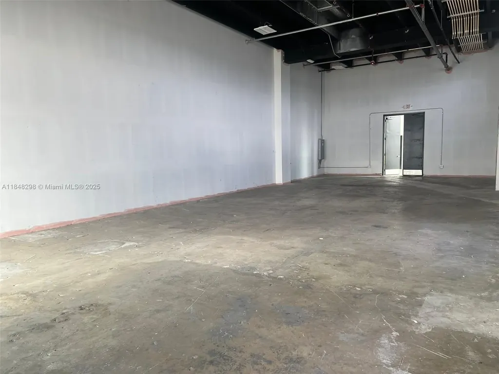 2300 W 8th Avenue Hialeah FL 33010
