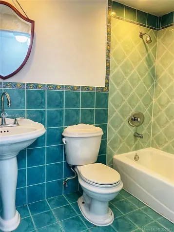 1325 W 68th Street Hialeah FL 33014