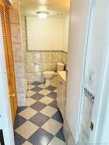 1325 W 68th Street Hialeah FL 33014