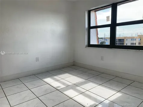 1325 W 68th Street Hialeah FL 33014