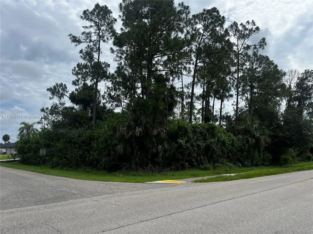 701 E 6th Street Lehigh Acres FL 33972