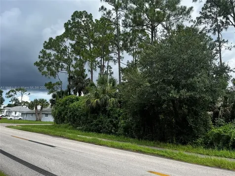 701 E 6th Street Lehigh Acres FL 33972