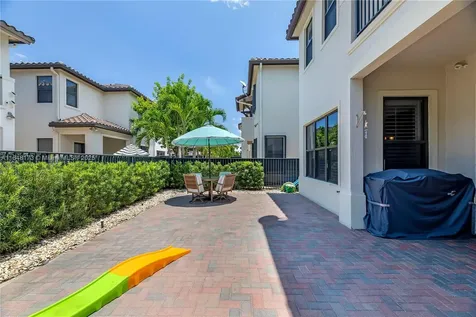 3345 W 95th Terrace Hialeah FL 33018