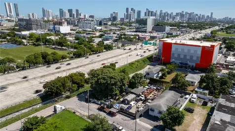 652 NW 31st Street Miami FL 33127