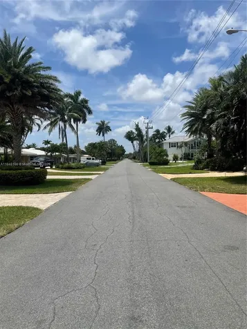 2730 NE 8th Street Pompano Beach FL 33062