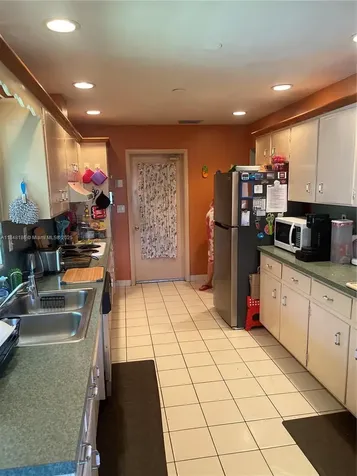 2730 NE 8th Street Pompano Beach FL 33062