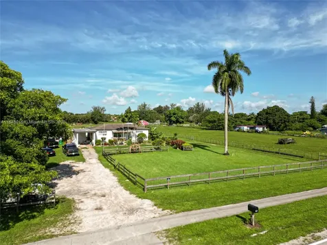 1921 SW 112th Avenue Davie FL 33325