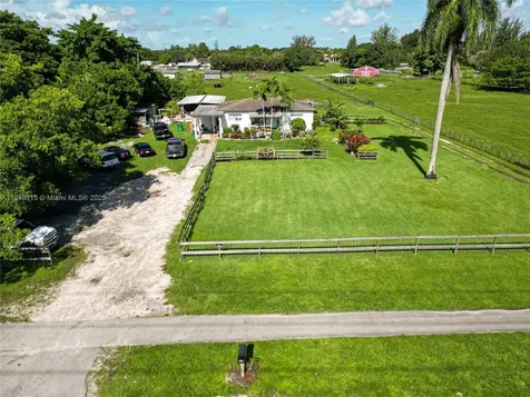 1921 SW 112th Avenue Davie FL 33325