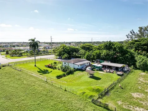 1921 SW 112th Avenue Davie FL 33325