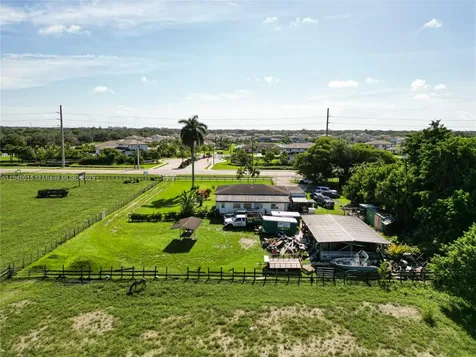 1921 SW 112th Avenue Davie FL 33325