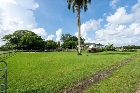 1921 SW 112th Avenue Davie FL 33325