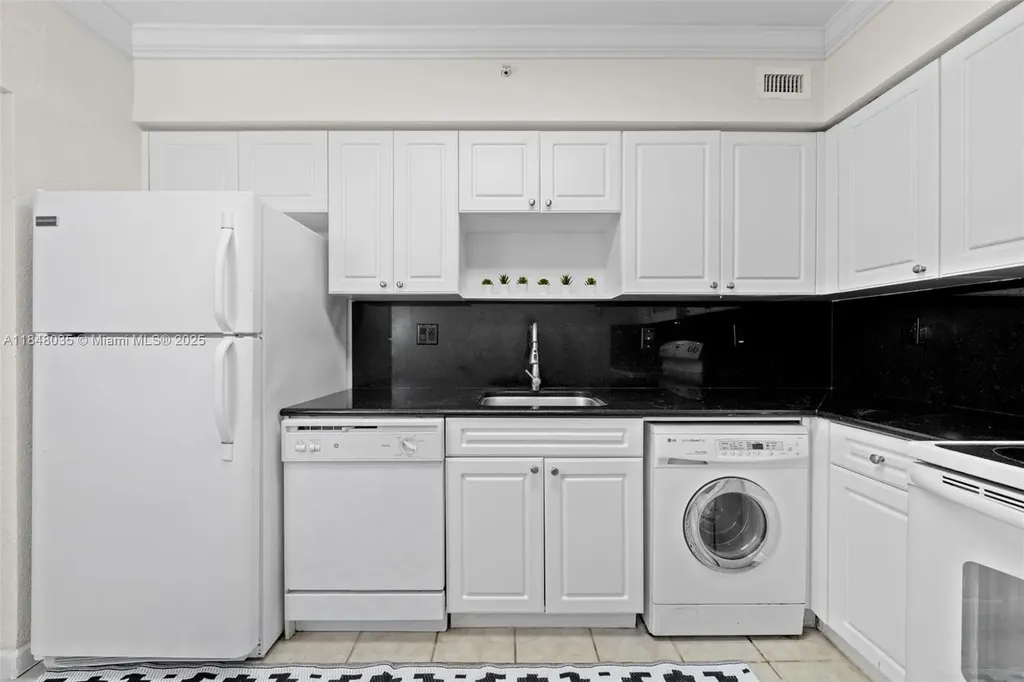 2501 S Ocean Dr (AVAIL 04/01/2026) Hollywood FL 33019