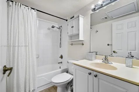 2501 S Ocean Drive (AVAIL 04/01/2026) Hollywood FL 33019