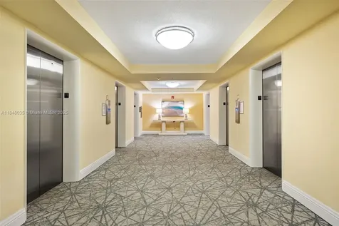 2501 S Ocean Drive (AVAIL 04/01/2026) Hollywood FL 33019