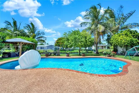 9811 SW 195th Street Cutler Bay FL 33157