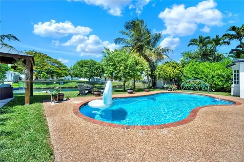 9811 SW 195th Street Cutler Bay FL 33157