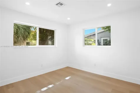 2825 NE 9th Avenue Wilton Manors FL 33334