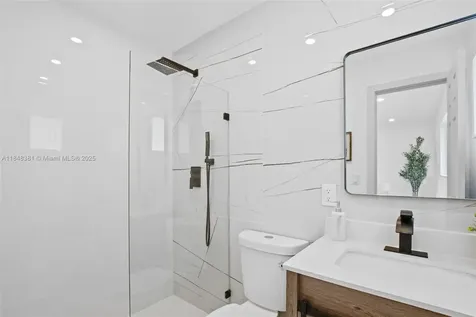 2825 NE 9th Avenue Wilton Manors FL 33334