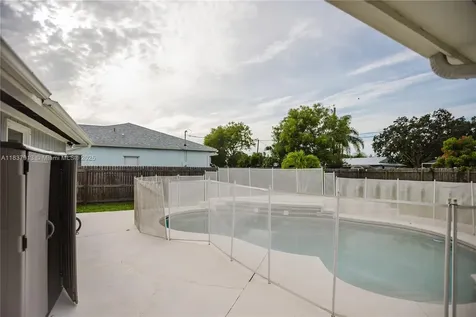 620 SE Picasso Avenue Port St. Lucie FL 34983