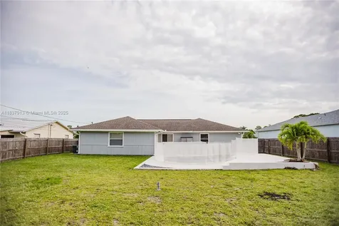 620 SE Picasso Avenue Port St. Lucie FL 34983
