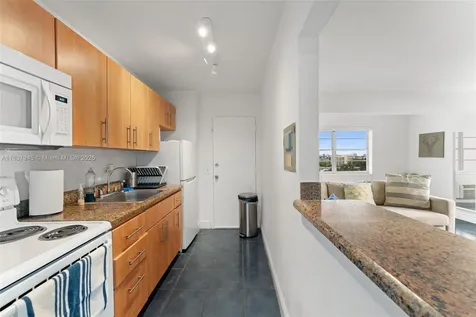 7904 West Drive North Bay Village FL 33141