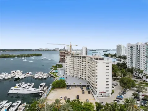 7904 West Drive North Bay Village FL 33141