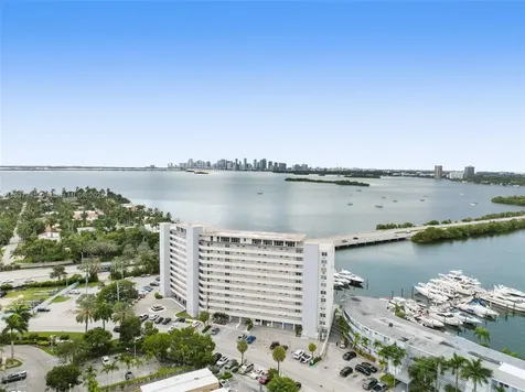 7904 West Drive North Bay Village FL 33141