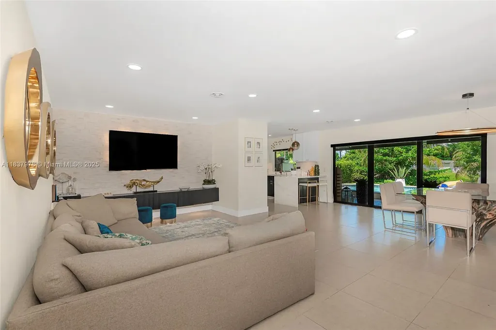 9865 SW 16th Street Miami FL 33165