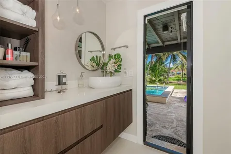 9865 SW 16th Street Miami FL 33165