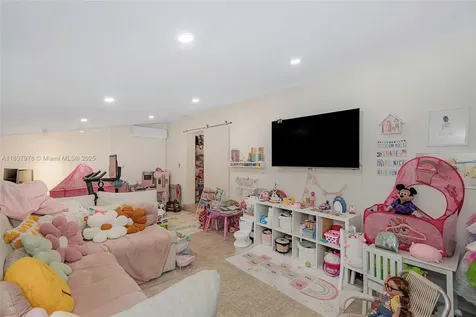 9865 SW 16th Street Miami FL 33165