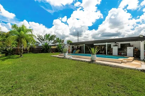 9865 SW 16th Street Miami FL 33165