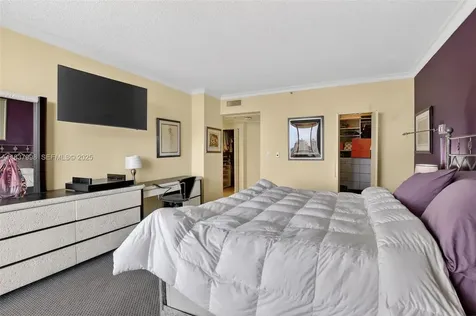20281 E Country Club Drive Aventura FL 33180