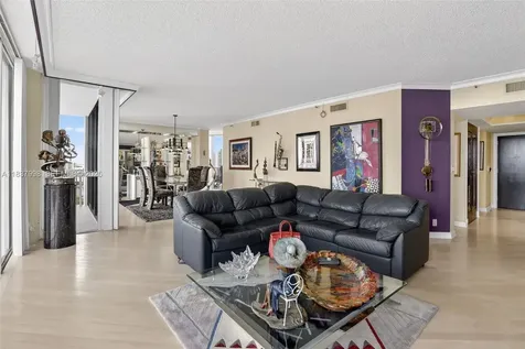 20281 E Country Club Drive Aventura FL 33180