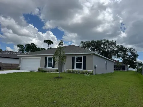 1073 SW Eureka Avenue Port St. Lucie FL 34953