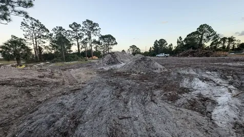 1247 Antonio Street E Lehigh Acres FL 33974