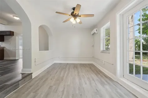 3371 SW 37th Street West Park FL 33023