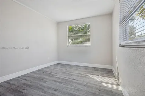 3371 SW 37th Street West Park FL 33023