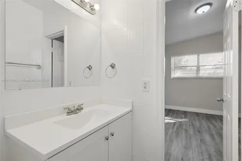 3371 SW 37th Street West Park FL 33023