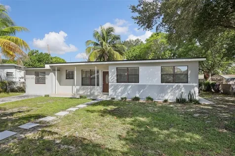 3371 SW 37th Street West Park FL 33023