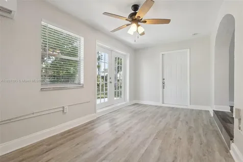 3371 SW 37th Street West Park FL 33023