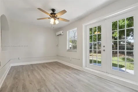 3371 SW 37th Street West Park FL 33023