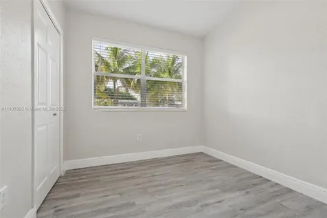 3371 SW 37th Street West Park FL 33023