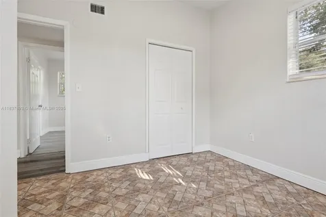 3371 SW 37th Street West Park FL 33023