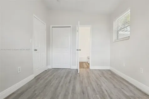 3371 SW 37th Street West Park FL 33023
