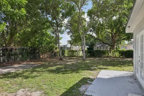 3371 SW 37th Street West Park FL 33023