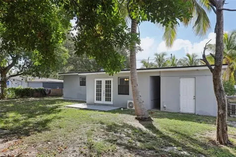 3371 SW 37th Street West Park FL 33023